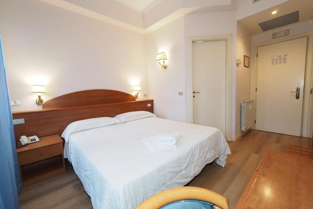 Hotel Laura Рим Экстерьер фото