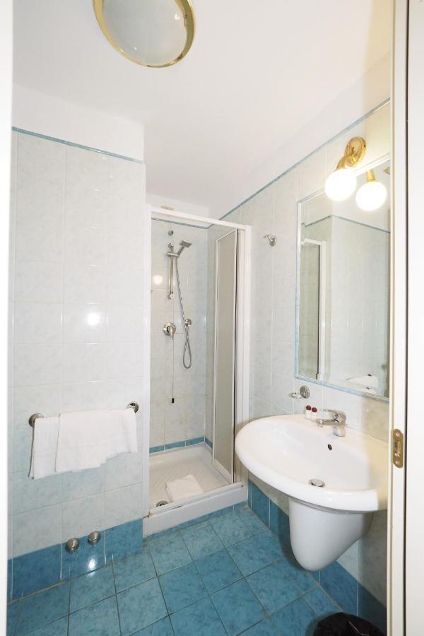 Hotel Laura Рим Экстерьер фото