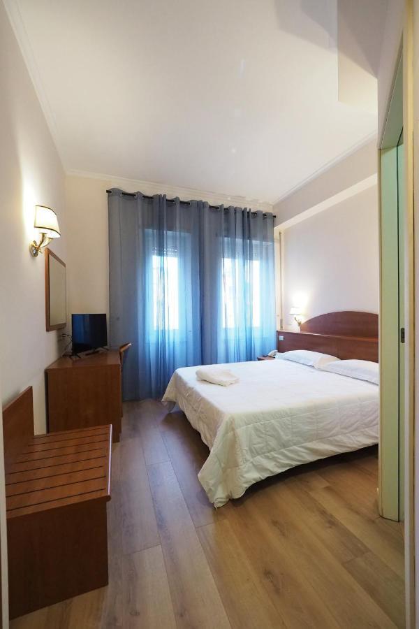 Hotel Laura Рим Экстерьер фото